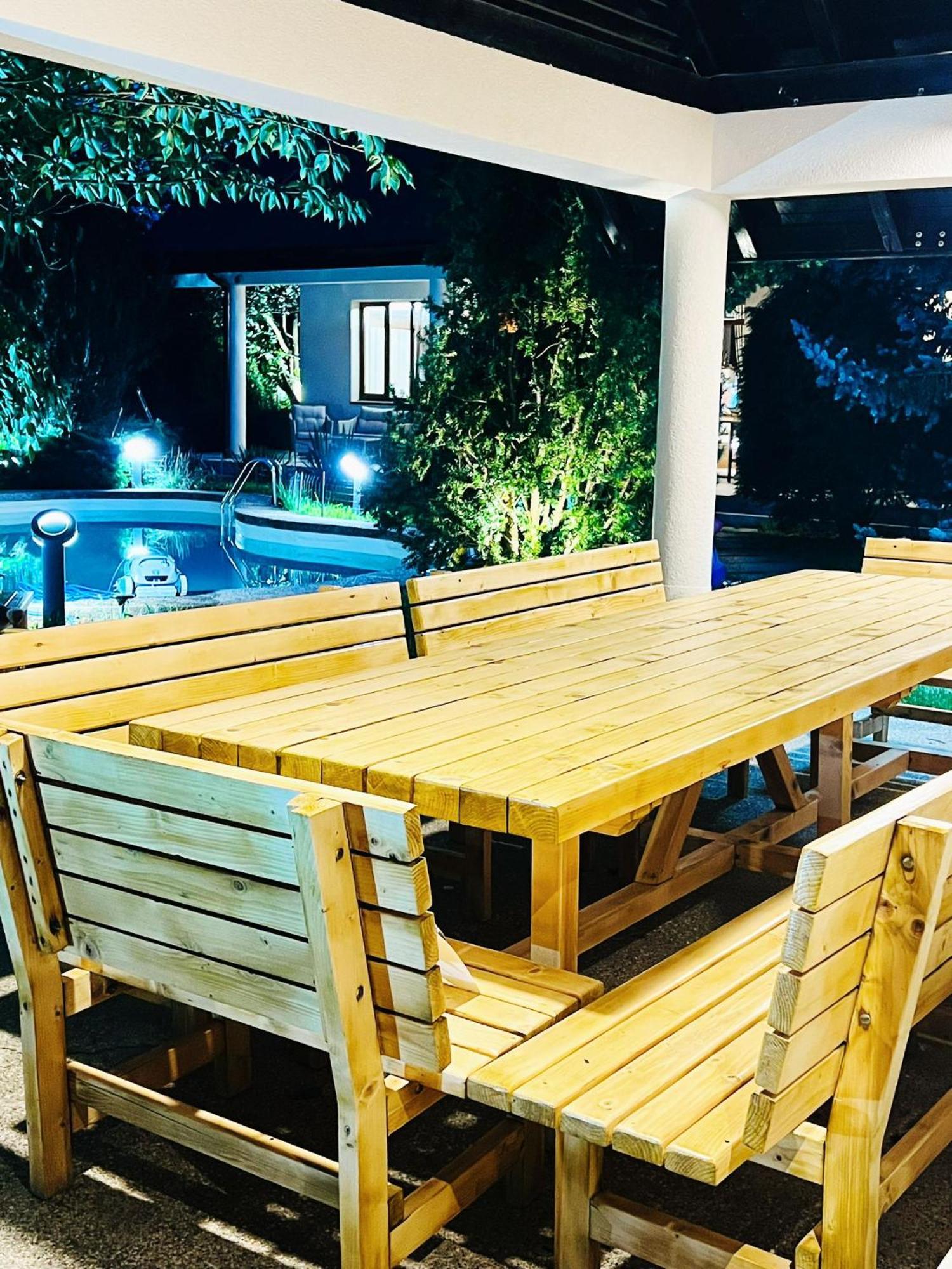 Evie'S Tree House Villa Dragomirna Екстериор снимка
