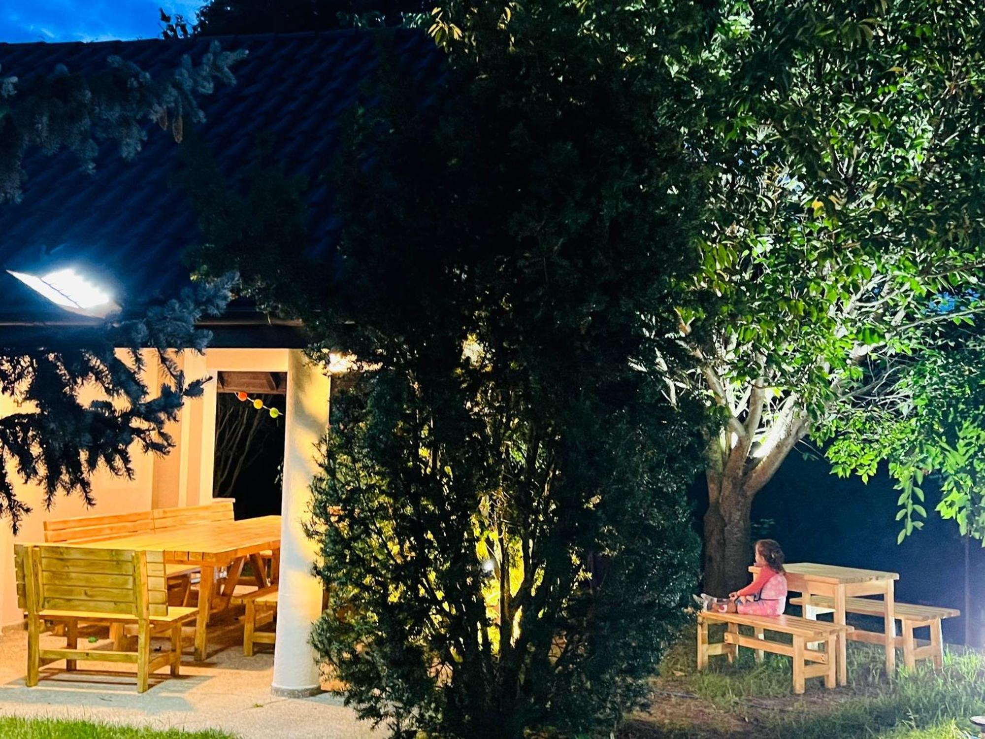 Evie'S Tree House Villa Dragomirna Екстериор снимка