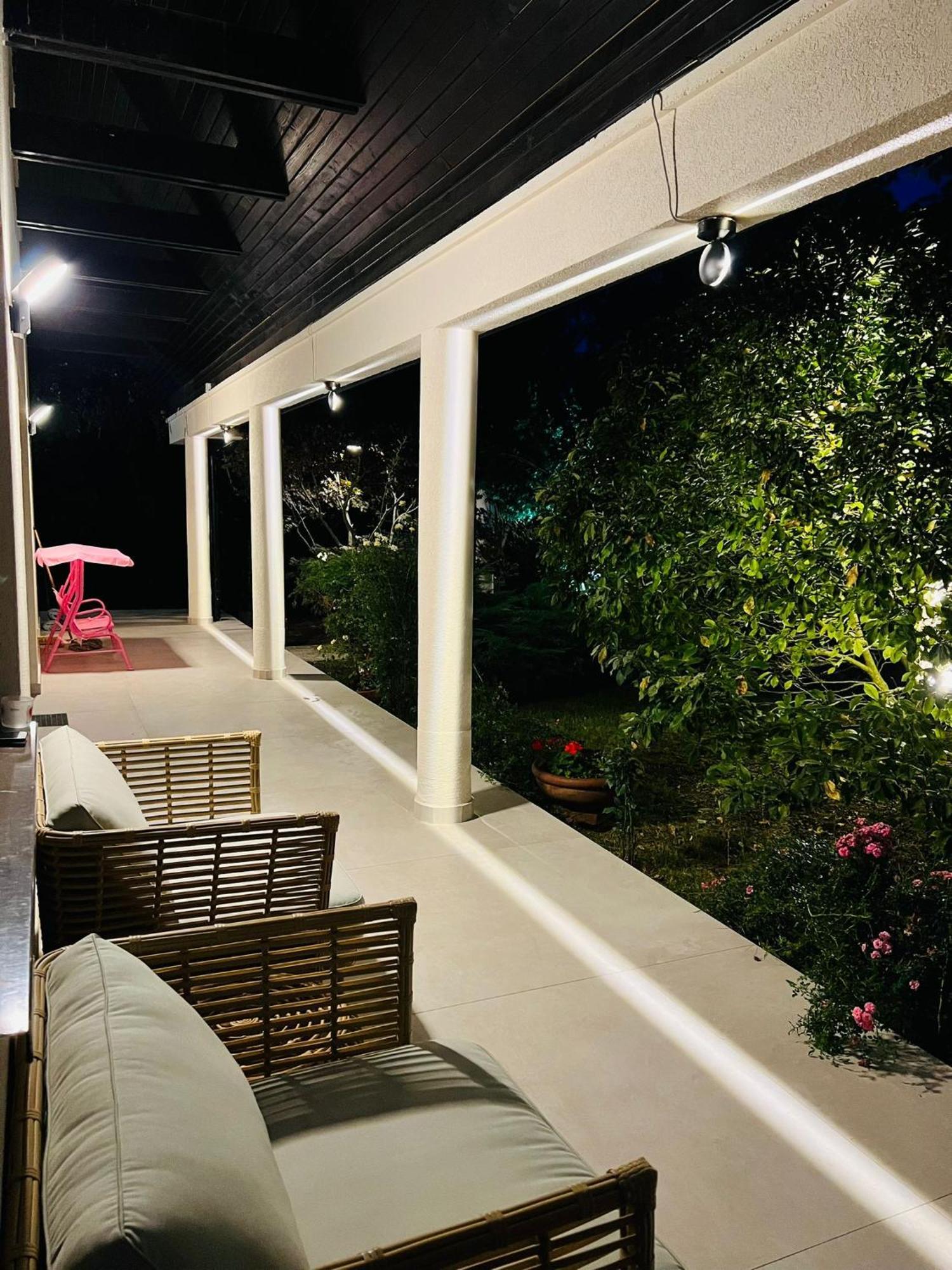 Evie'S Tree House Villa Dragomirna Екстериор снимка