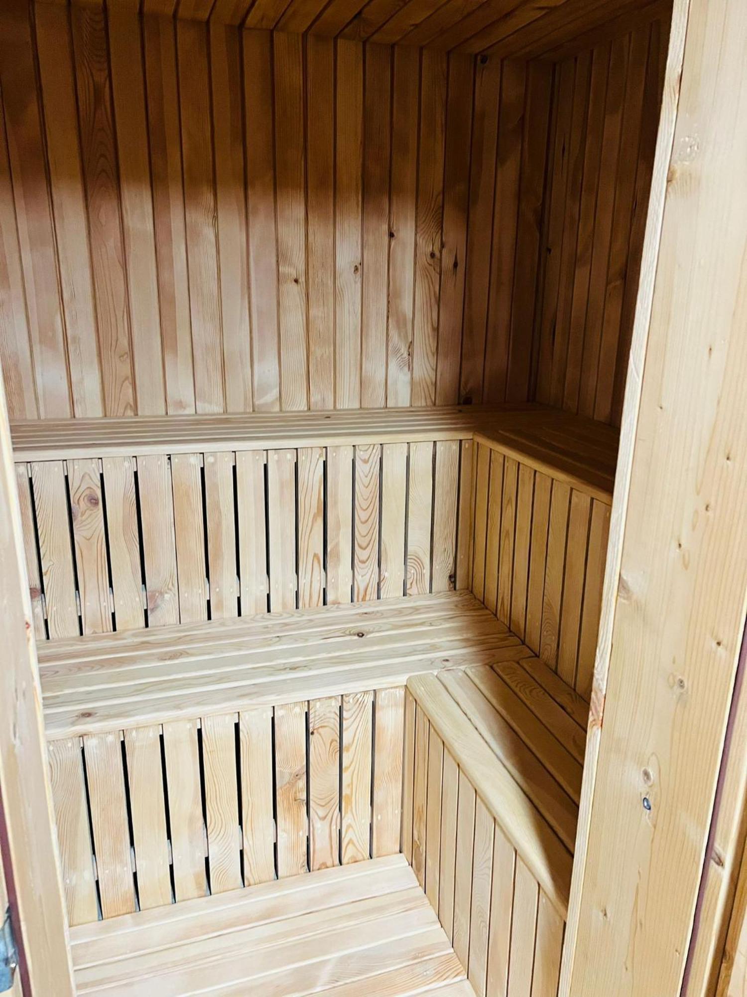 Evie'S Tree House Villa Dragomirna Екстериор снимка