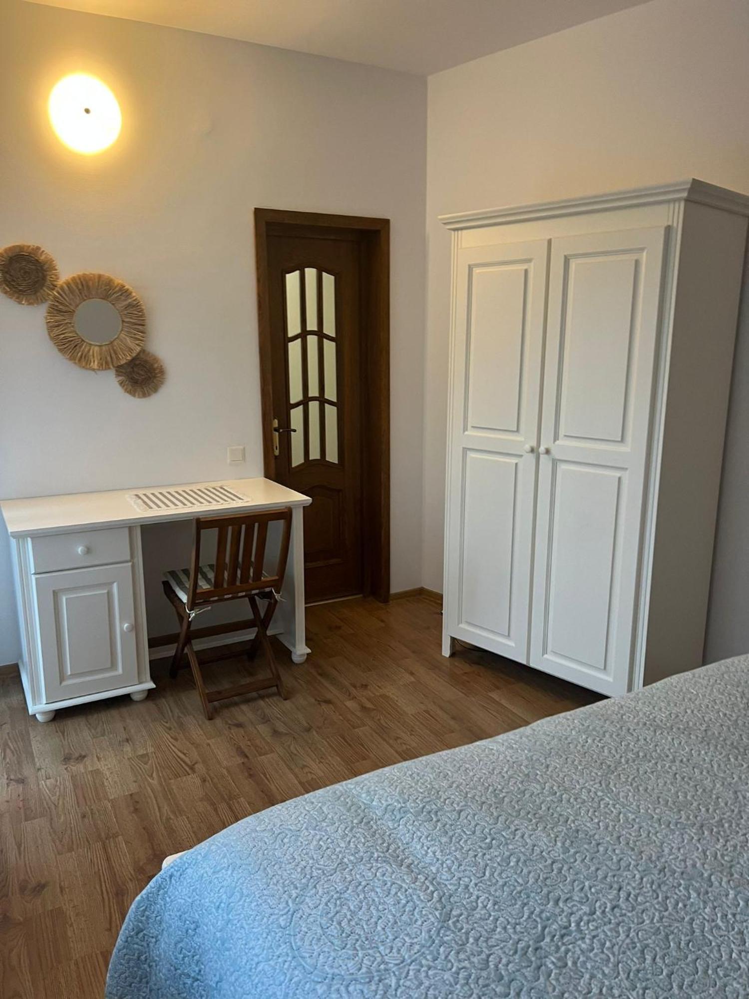 Evie'S Tree House Villa Dragomirna Екстериор снимка