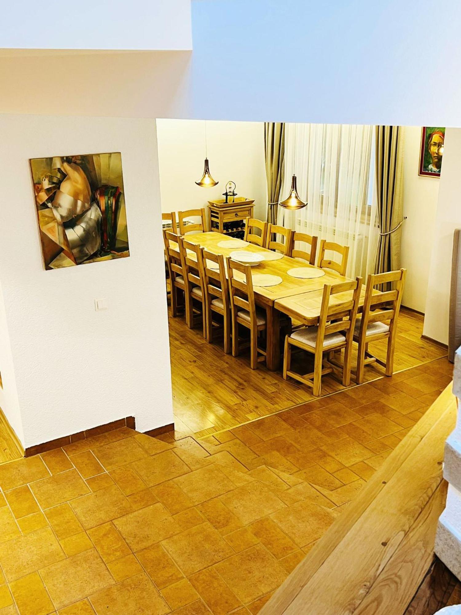 Evie'S Tree House Villa Dragomirna Екстериор снимка
