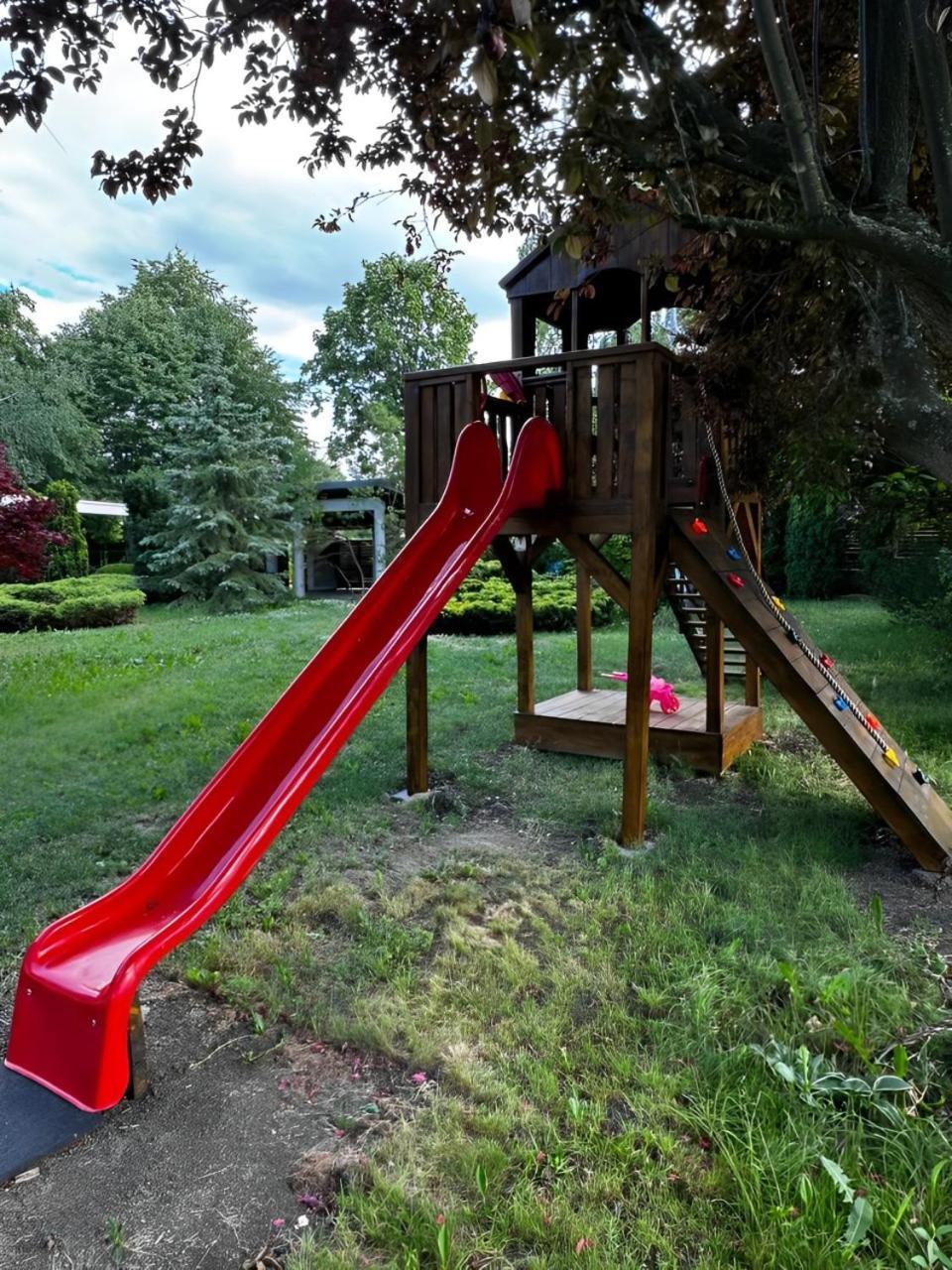 Evie'S Tree House Villa Dragomirna Екстериор снимка