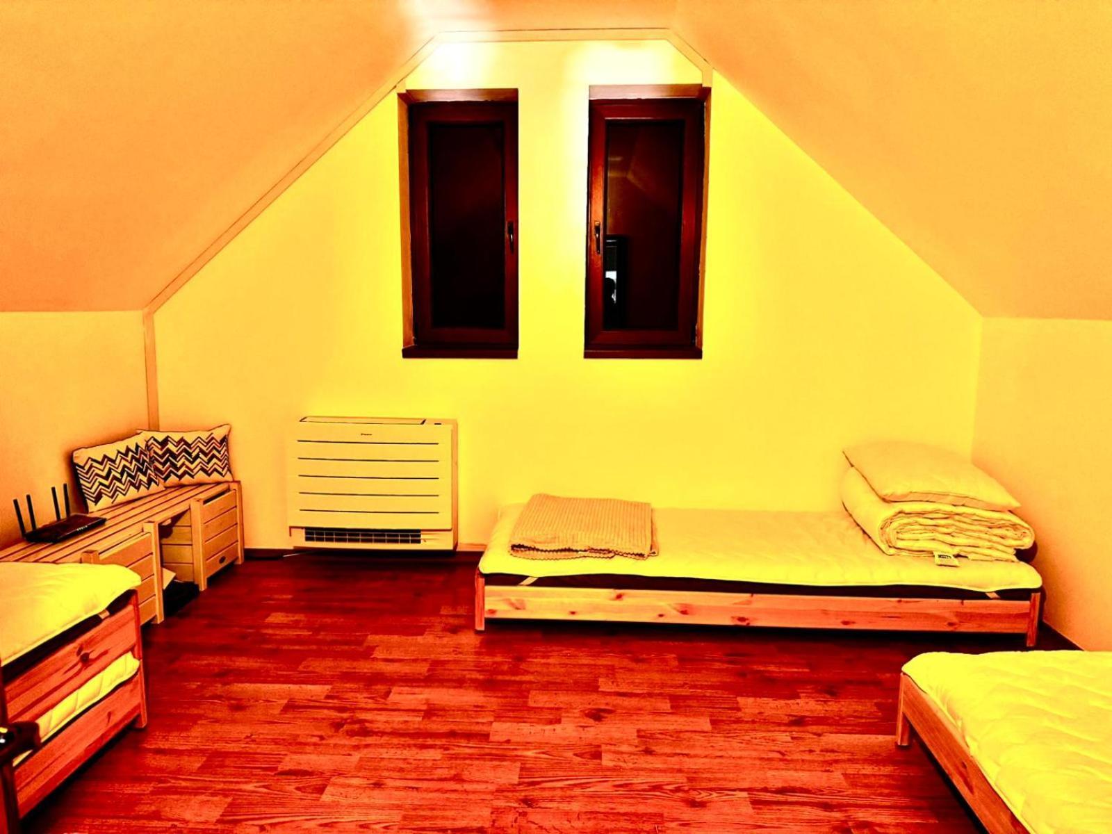 Evie'S Tree House Villa Dragomirna Екстериор снимка